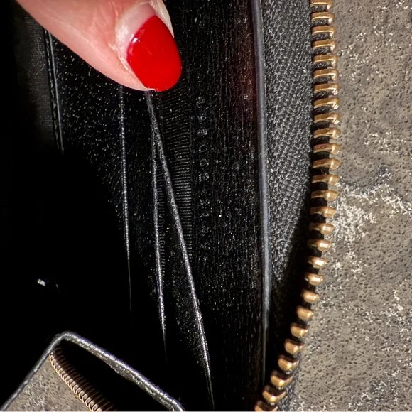 Gucci Black Leather Gold Bee and Star Long Zip Wallet with COA - Picture 12 of 13